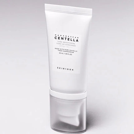 Bloqueador Solar con Color Centella SPF50+ Efecto Glow Natural